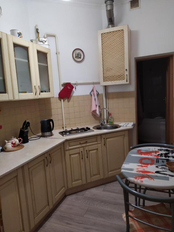 Двокімнатна Квартира В Центрі Міста Lviv Luaran gambar